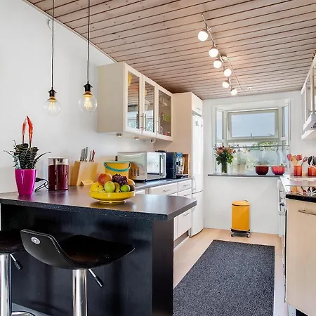 Fredelig Ved Sundet Og Norrestrand So * Horsens